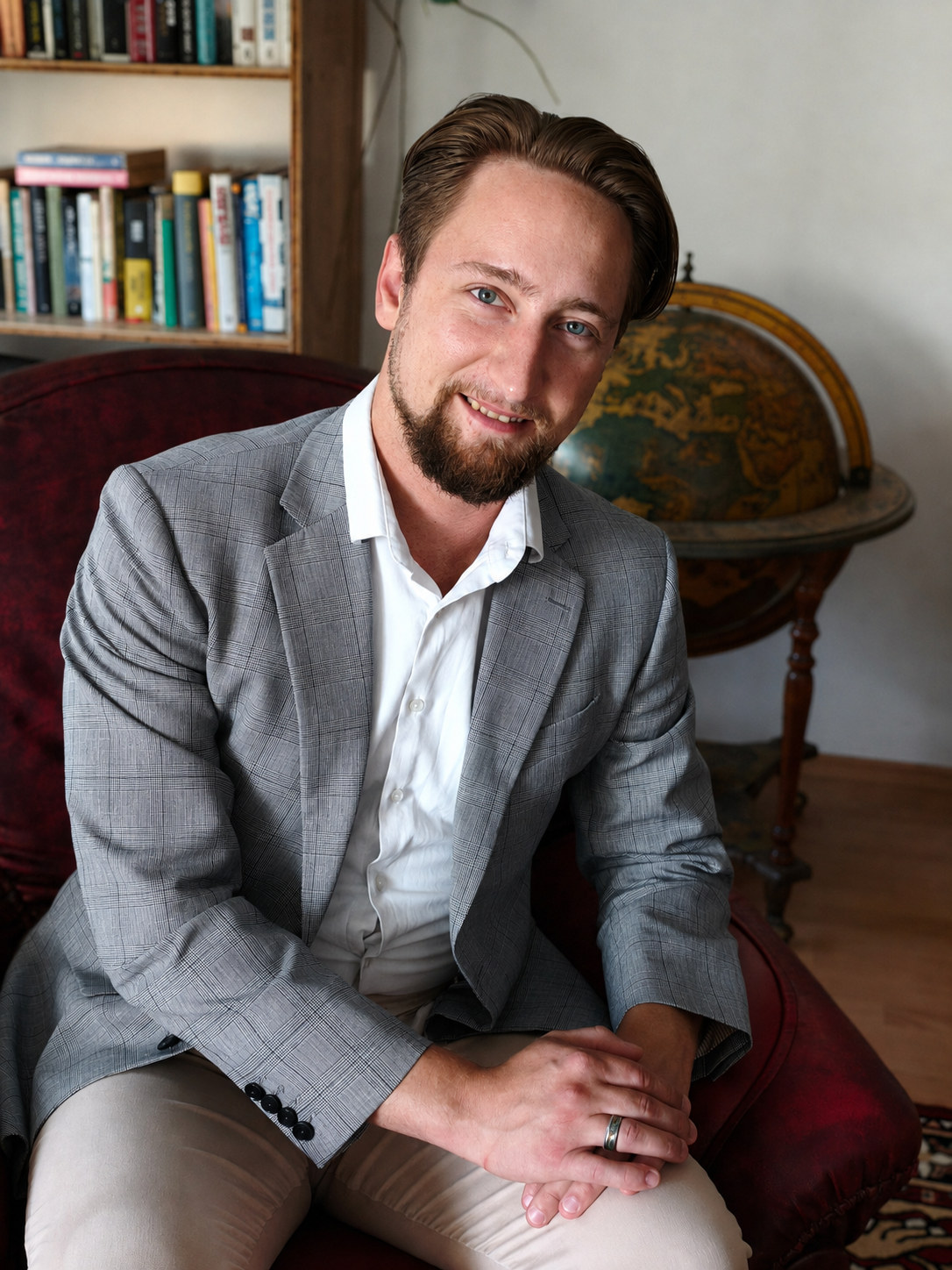 Gombkötő András portréja a konzultációs szobában